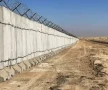 جدار خرساني على طول الحدود السورية العراقية