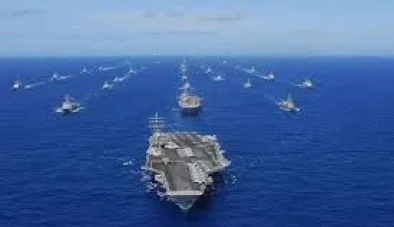 حاملة طائرات وسفن حربية أمريكية تدخل الشرق الأوسط