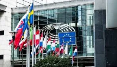 الاتحاد الأوروبي يدرس تعديل نظام العقوبات على سوريا دعماً للمرحلة الانتقالية