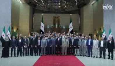 الشرع يحدد أولويات بناء الدولة ويكشف خطط إعادة الإعمار في سوريا