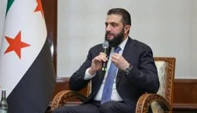 الرئيس الشرع يصل إلى لندن للقاء كبار المسؤولين في بريطانيا