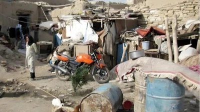 الفساد الاقتصادي يدفع الأسر الإيرانية نحو حافة الانهيار