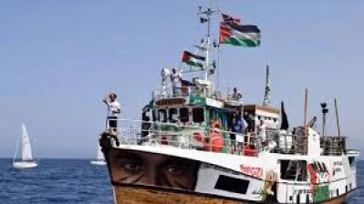 تحالف أسطول الحرية: مسيرات هاجمت سفينة تحمل ناشطين ومساعدات إلى غزة