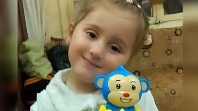 وفاة الطفلة آية بلوق في دمشق داخل سيارة مهجورة تنفي شائعات الاختطاف