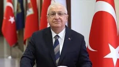 وزير الدفاع: تركيا تدعم الجيش السوري وليس لديها خطط للانسحاب الفوري