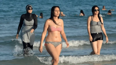 فرض ضوابط لألبسة السباحة في منتجعات سوريا