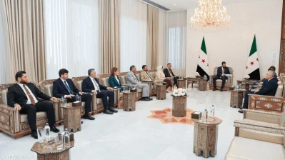 الشرع يتسلّم النظام الانتخابي المؤقت: خطوة دستورية نحو ديمقراطية جامعة