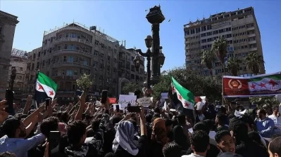 احتجاجات في عدة محافظات سورية تطالب بإنهاء سيطرة "قسد" على شرق البلاد