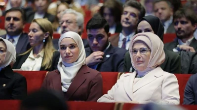 حضور بارز للسيدة لطيفة الدروبي في قمة إسطنبول التعليمية