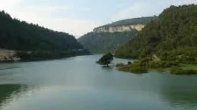 غرق عدة أشخاص في نهر قرب مدينة تل كلخ