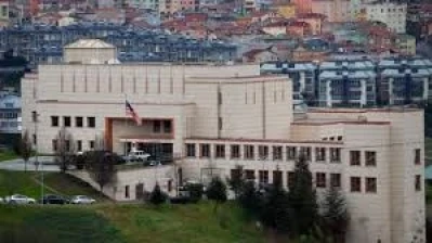 أمريكا تسحب موظفين من سفارتها ببيروت وترامب يهدد إيران بيوم سيء للغاية