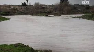 الهلال الأحمر يُجلي عائلات في الحسكة مع تجدد فيضان نهر الخابور ويُجهّز مركز إيواء للمتضررين