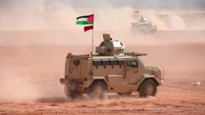 الجيش الأردني يستهدف عددا من المواقع لتجّار الأسلحة والمخدرات على حدوده مع سوريا