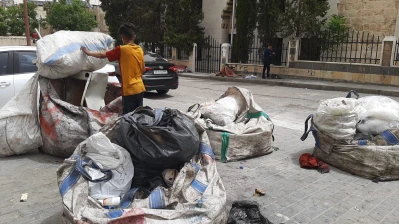 جامعو المواد القابلة بين المخاطر والتهميش