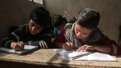 أكراد سوريا يسعون إلى الحفاظ على التعليم بالكردية مع استعادة دمشق سيطرتها