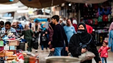 وسط ضغوط تهدد الاستقرار: الطبقة الوسطى في سوريا على حافة الفقر والانهيار