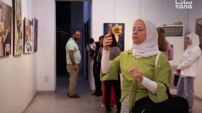 33 فناناً يحتفون بالمرأة السورية في معرض “عطاء وإبداع