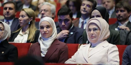 حضور بارز للسيدة لطيفة الدروبي في قمة إسطنبول التعليمية