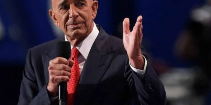 إعلام عبري: توم باراك  في إسرائيل لوضع "خطوط حمراء" على تحركات جيش الاحتلال في سوريا