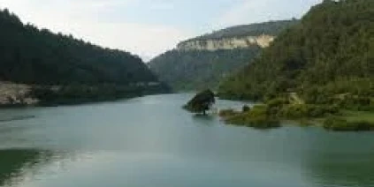 غرق عدة أشخاص في نهر قرب مدينة تل كلخ