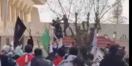 الإمارات تندد بالاعتداءات التي استهدفت بعثتها في دمشق