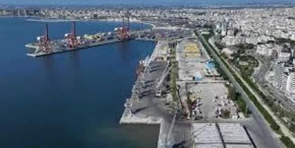 وصول أول حاوية ترانزيت من ميناء العقبة الأردني إلى مرفأ اللاذقية السوري