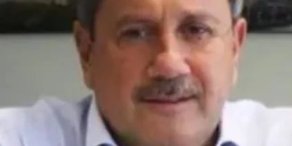 القضاء الفرنسي يطوي ملف "لافارج سوريا": أحكام تاريخية بالسجن وإدانة "فراس طلاس" كمهندس لصفقات التمويل