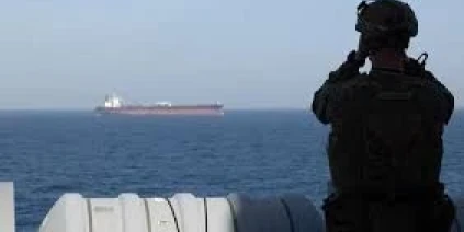 أمريكا تحتجز سفينة إيرانية وطهران ترفض إجراء محادثات جديدة