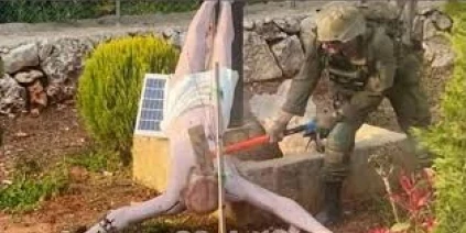 جندي في جيش الاحتلال يحطم تمثال للمسيح في جنوب لبنان ويثير إدانات واسعة