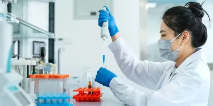 أول لقاح في العالم مُصمَّم بالذكاء الاصطناعي يدخل مرحلة الاختبار البشري
