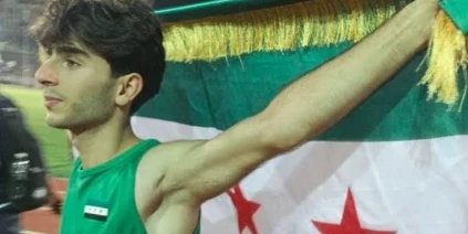 العداء ‏السوري هادي عباس يحرز الميدالية الفضية في البطولة العربية لألعاب القوى