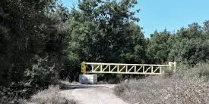 الاحتلال الإسرائيلي يشيّد تحصينات في جنوب سوريا تثير مخاوف السكان