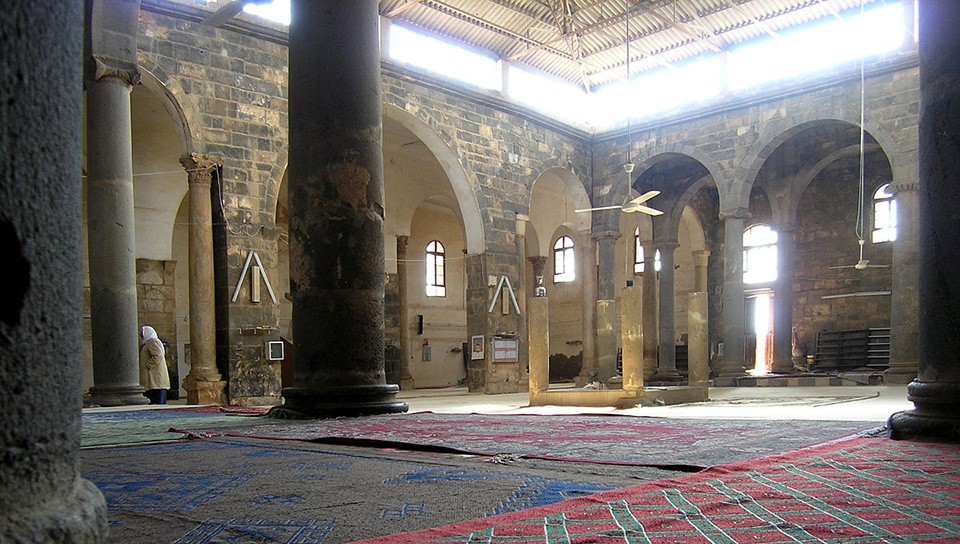 جامع العمري في درعا (إنترنت)