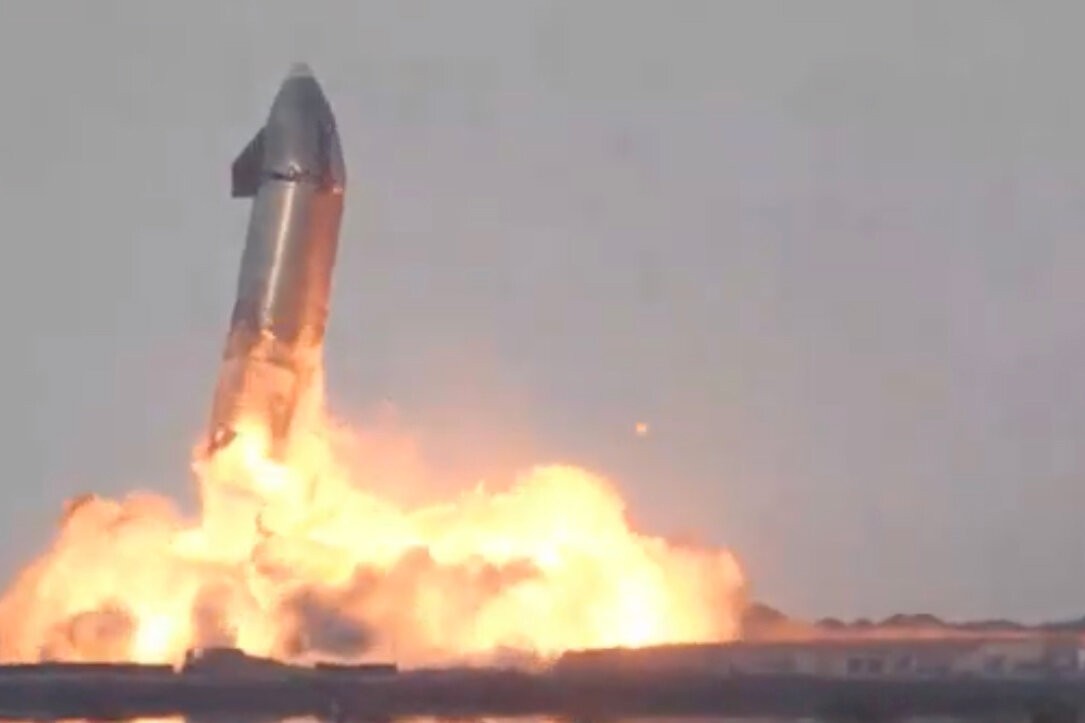 لحظة انفجار صاروخ "سبايس إكس" (إنترنت)