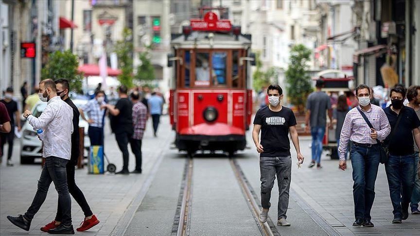 شارع الاستقلال في مدينة أسطنبول (الأناضول)
