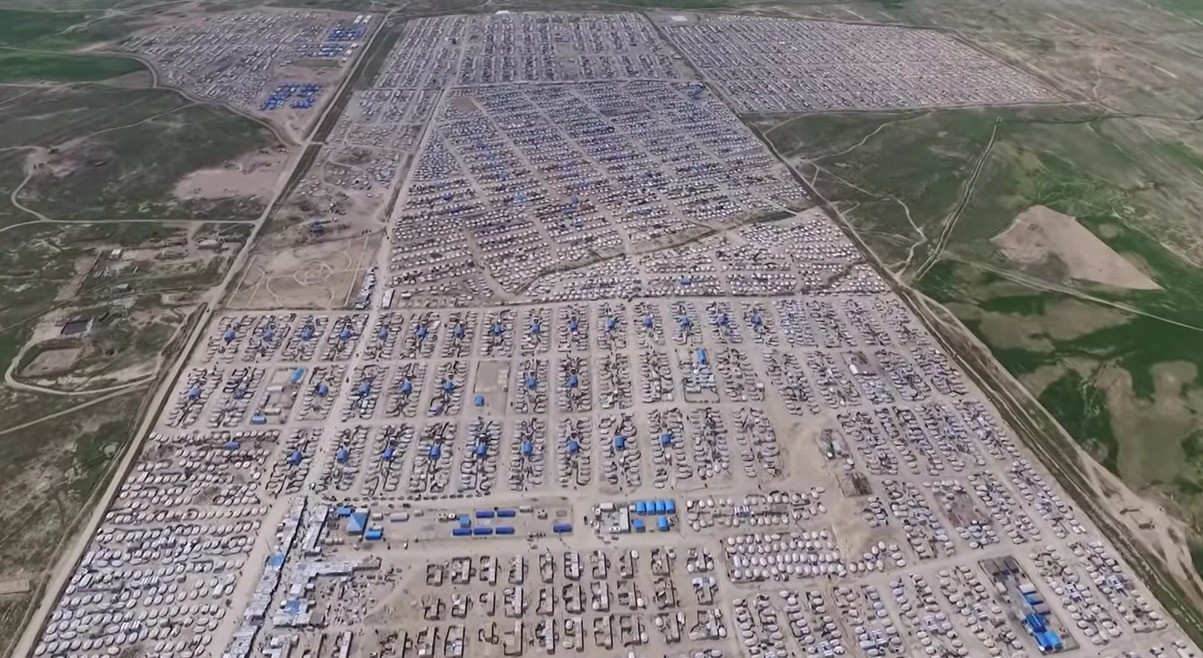 مخيم الهول للاجئين، صورة من طائرة مسيرة(انترنت)