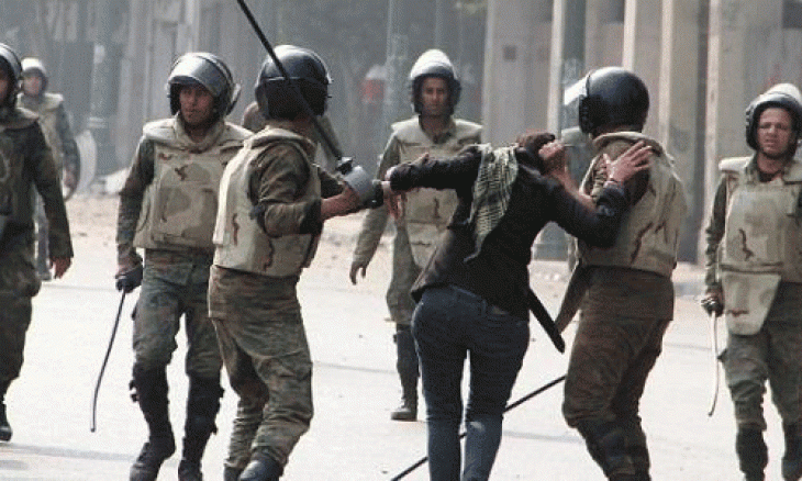 الأمن المصري أثناء فض إحدى المظاهرات (إنترنت)