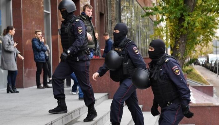 عناصر من الشرطة الروسية (إنترنت)