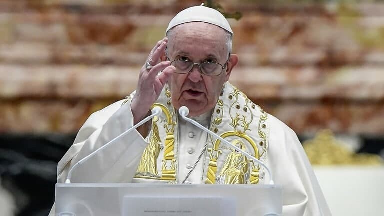 البابا فرنسيس أثناء قداس عيد الفصح (إنترنت)