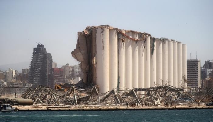 صوامع القمح قرب ميناء بيروت (إنترنت)