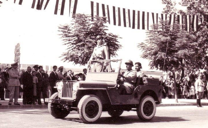 استعراض عسكري في عيد الجلاء السوري عام 1946 (إنترنت)