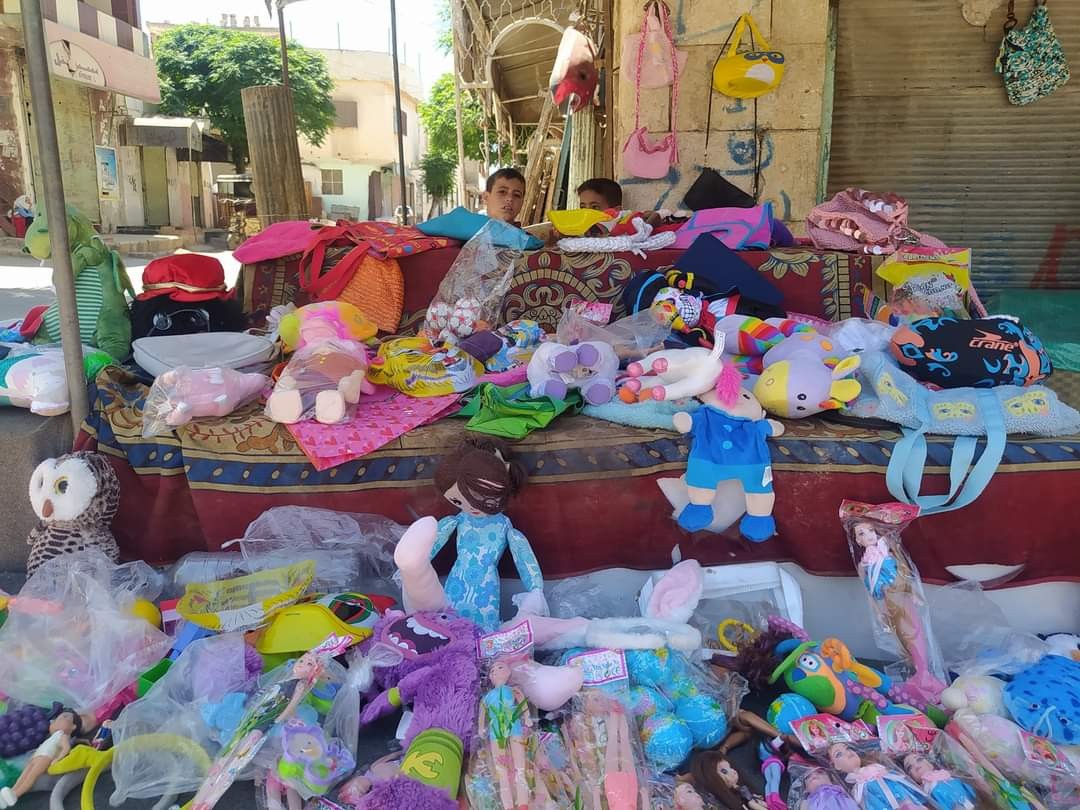 من أجواء ساحة العيد في بلدة الفوعة بريف إدلب .