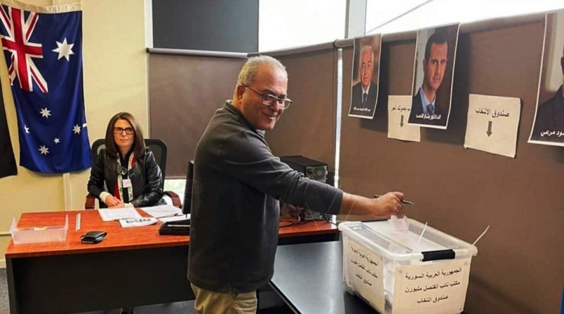 أحد الناخبين في انتخابات الأسد بالخارج