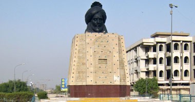 تمثال باني بغداد ابو جعفر المنصور