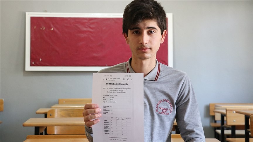 الطالب السوري "دليار صافو"