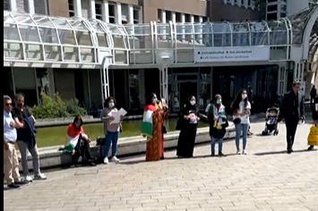 نشطاء كُرد يتظاهرون في مدينة درسلدورف (انترنت)
