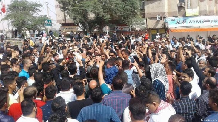 احتجاجات أزمة المياه في إيران مستمرة، وهتافات ضد خامنئي