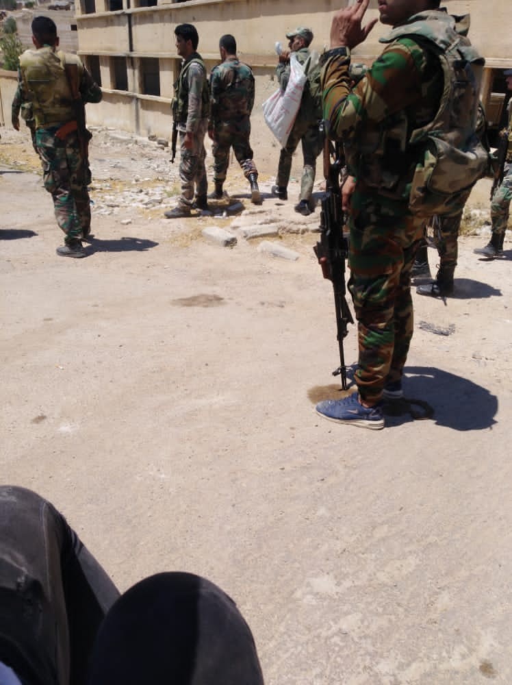 قوات النظام اثناء اقتحام درعا البلد(متداول)