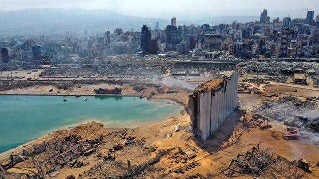 مرفأ بيروت بعد الانفجار المدمر