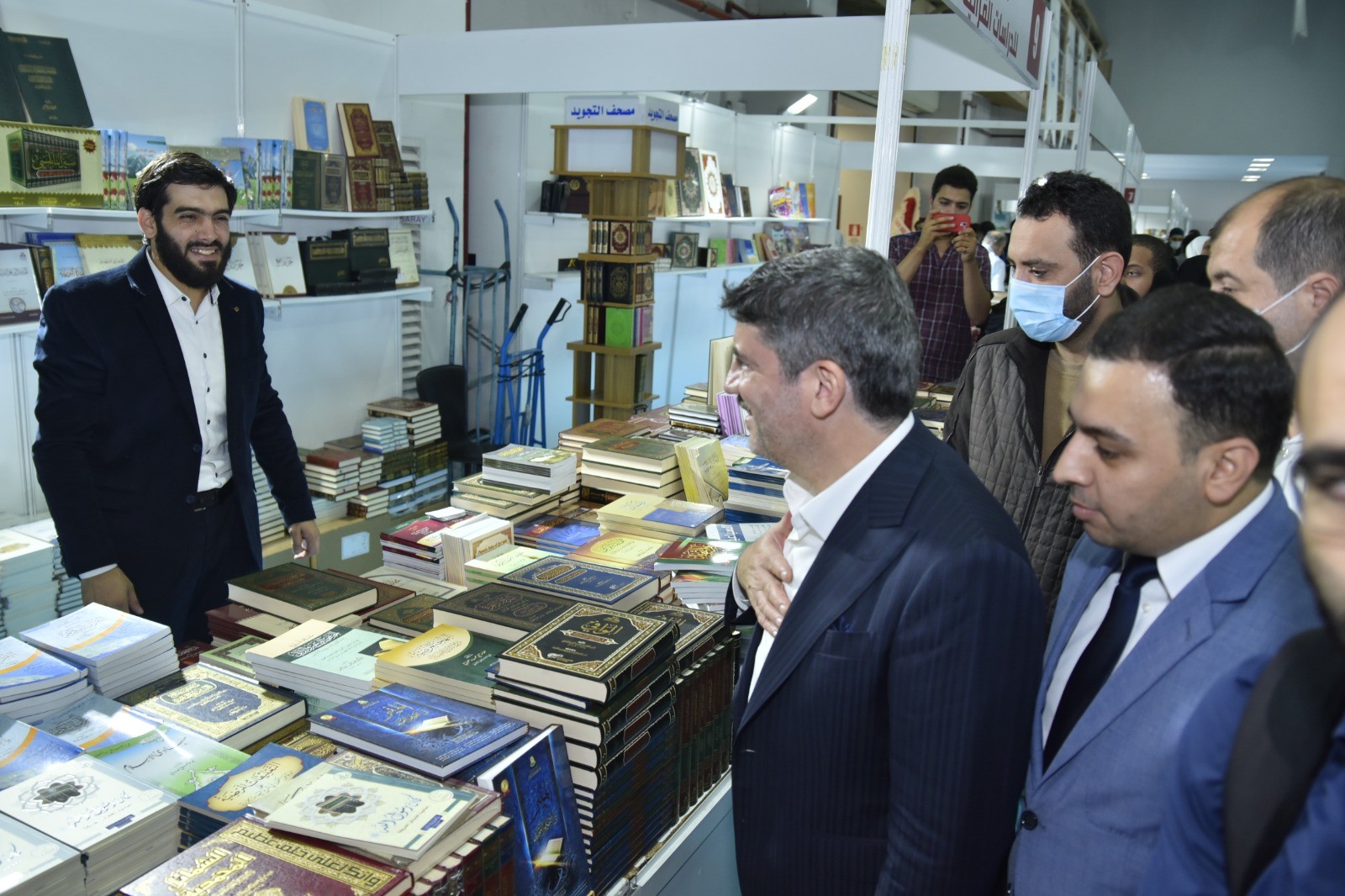 زيارة ياسين اقطاي لمعرض الكتاب العربي في إسطنبول (خاص بالسوري اليوم)